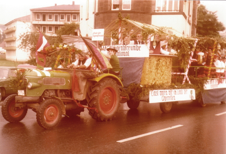 70er: Kirmes-Festzug in Herborn